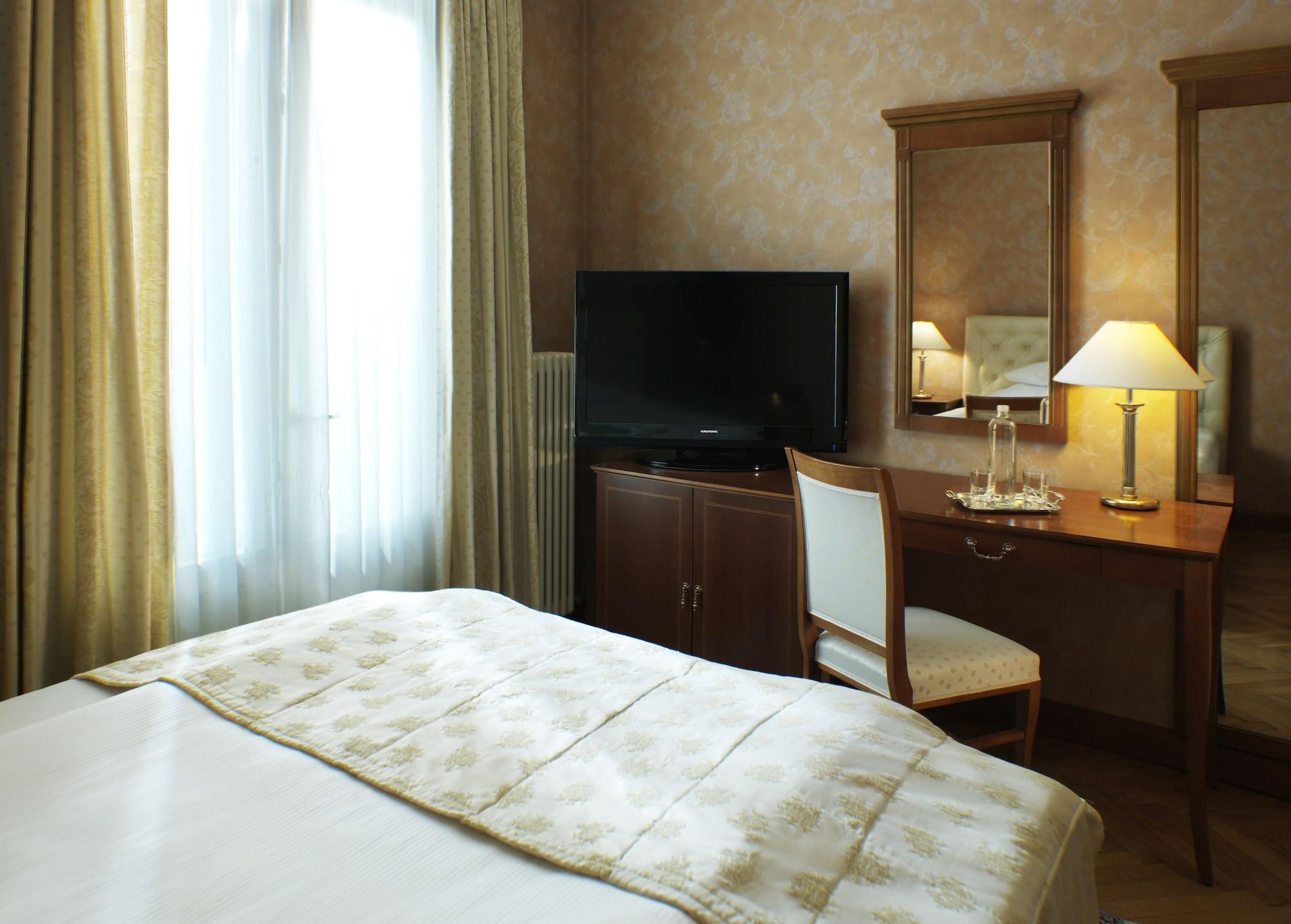 Grand Hotel Toplice - Small Luxury Hotels Of The World Bled Esterno foto A room at the hotel