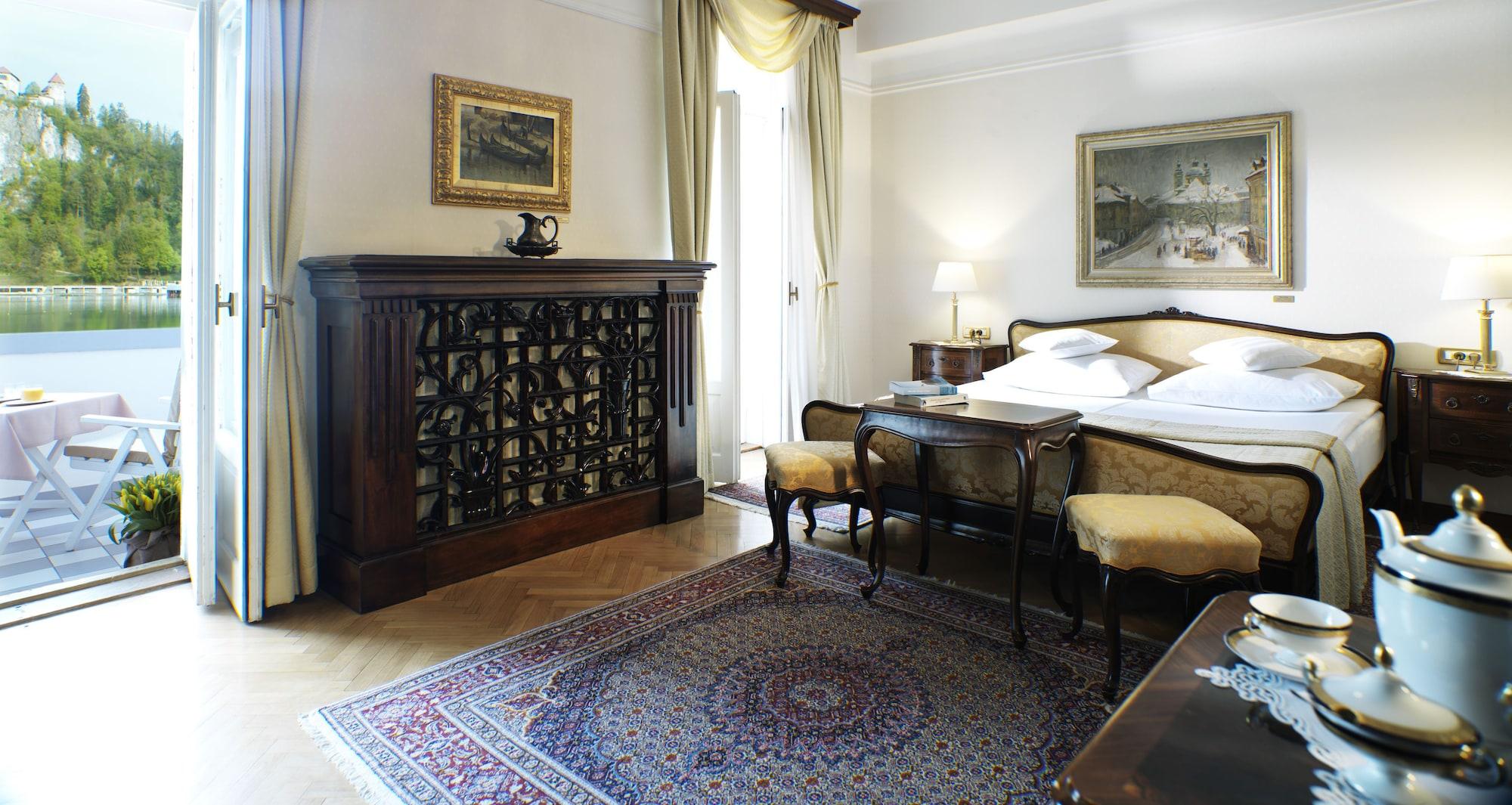 Grand Hotel Toplice - Small Luxury Hotels Of The World Bled Esterno foto A room at the hotel
