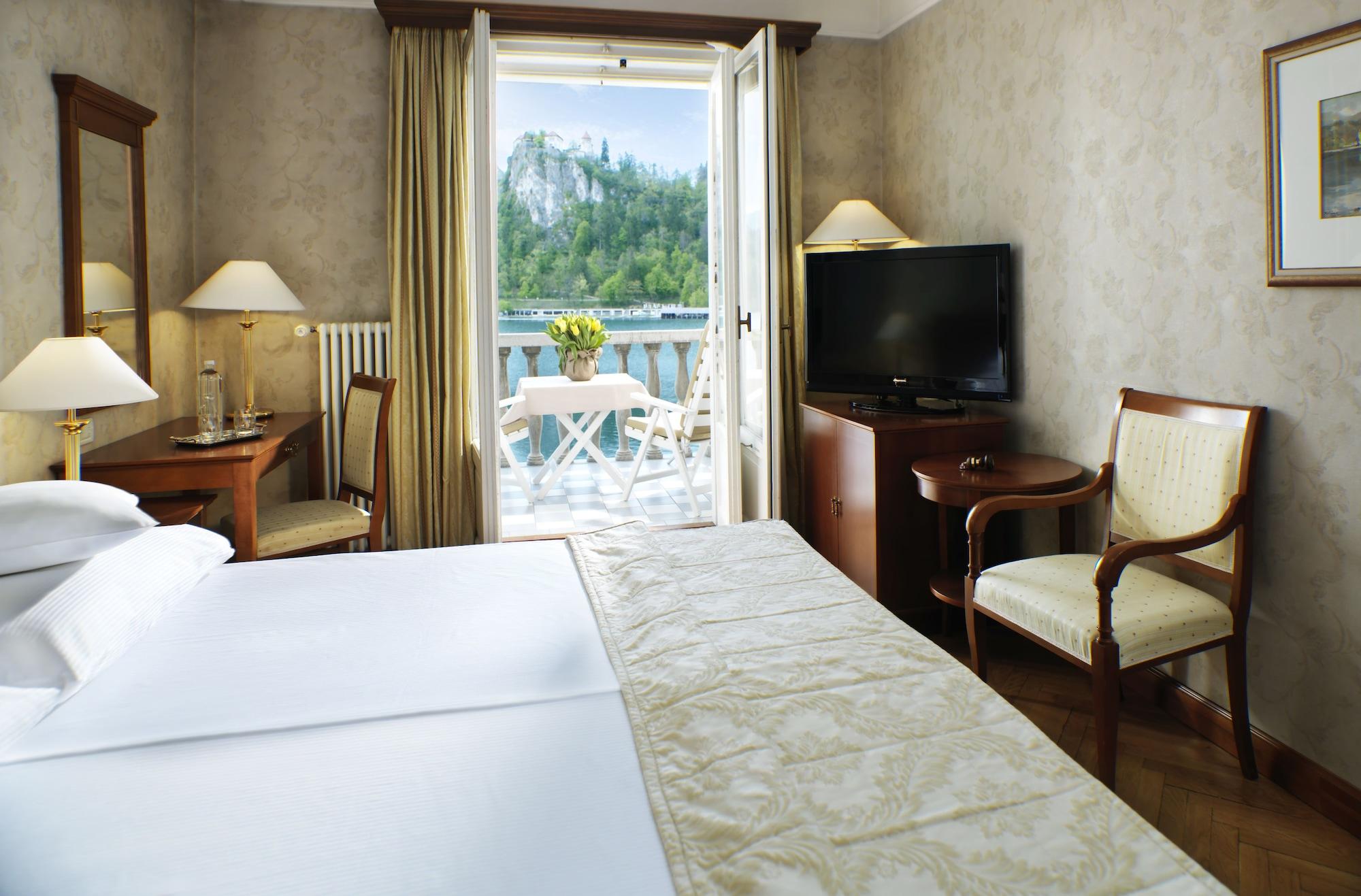 Grand Hotel Toplice - Small Luxury Hotels Of The World Bled Esterno foto A room at the hotel