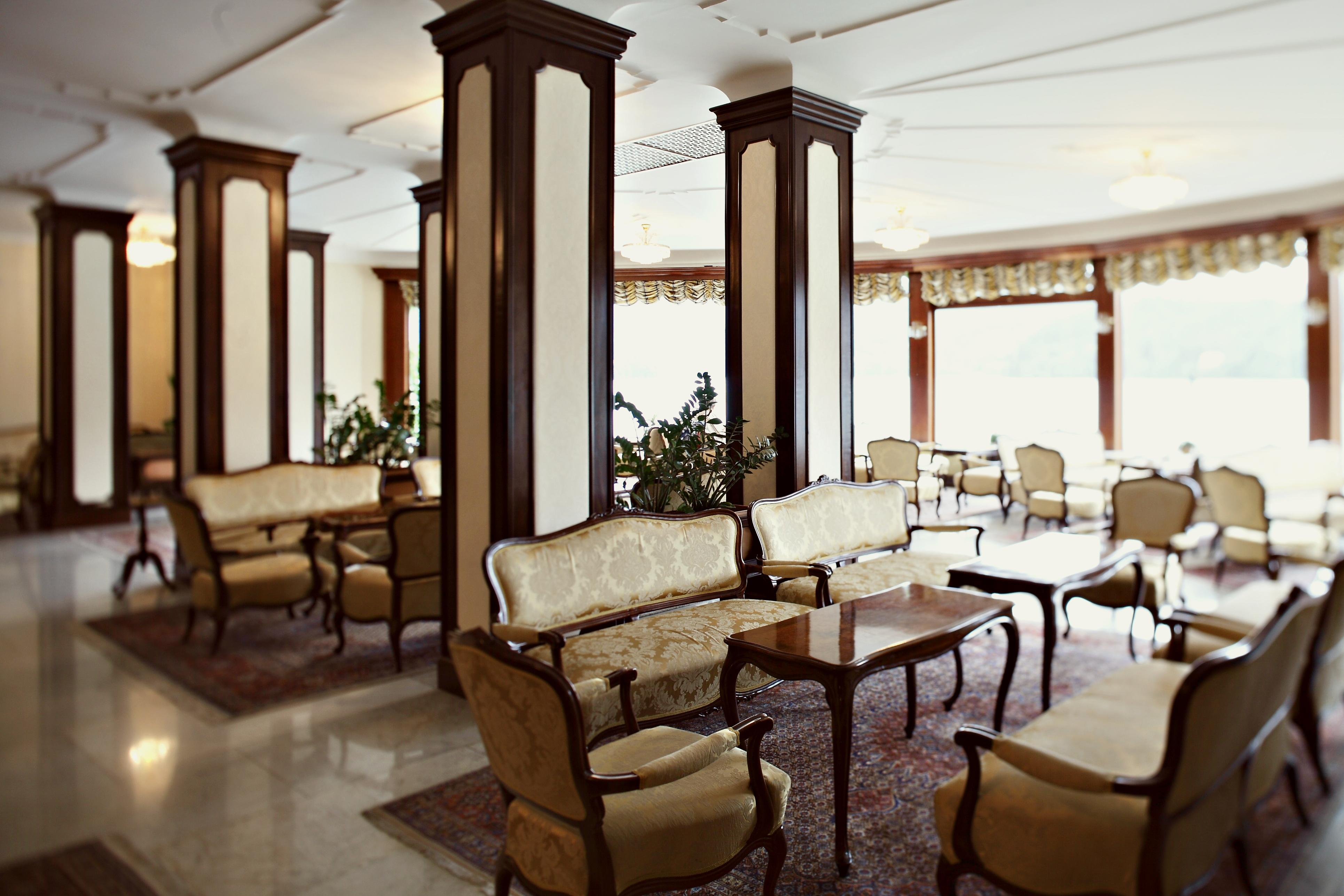 Grand Hotel Toplice - Small Luxury Hotels Of The World Bled Esterno foto The lobby of the hotel