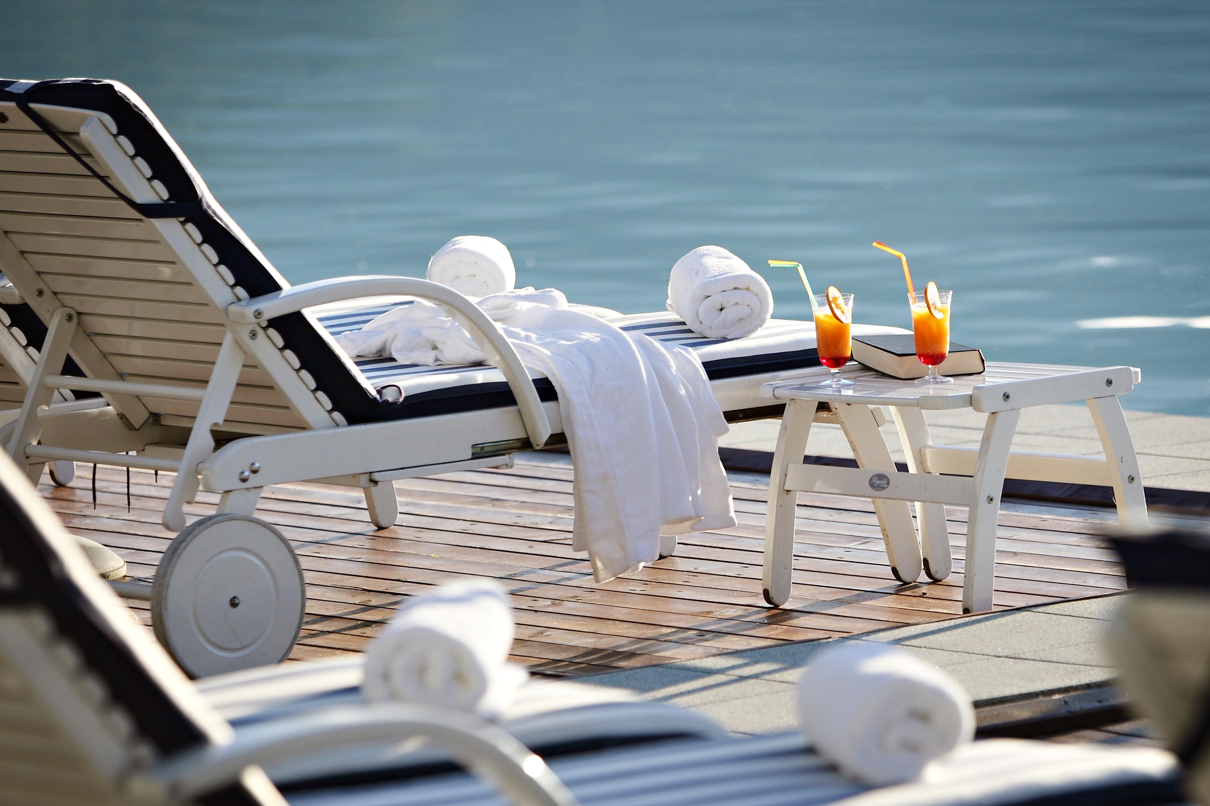 Grand Hotel Toplice - Small Luxury Hotels Of The World Bled Servizi foto A poolside lounge chair