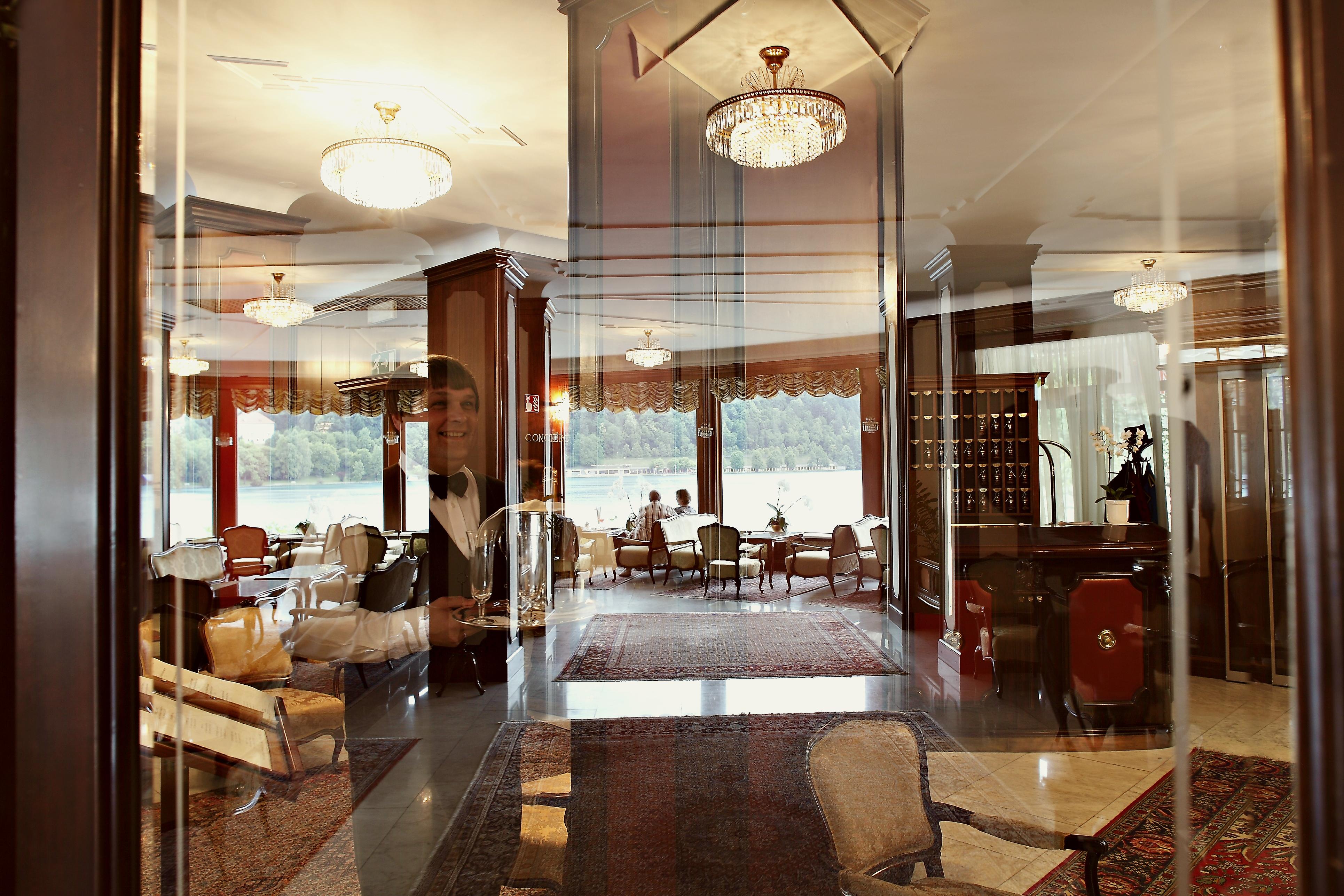 Grand Hotel Toplice - Small Luxury Hotels Of The World Bled Interno foto The lobby of the hotel