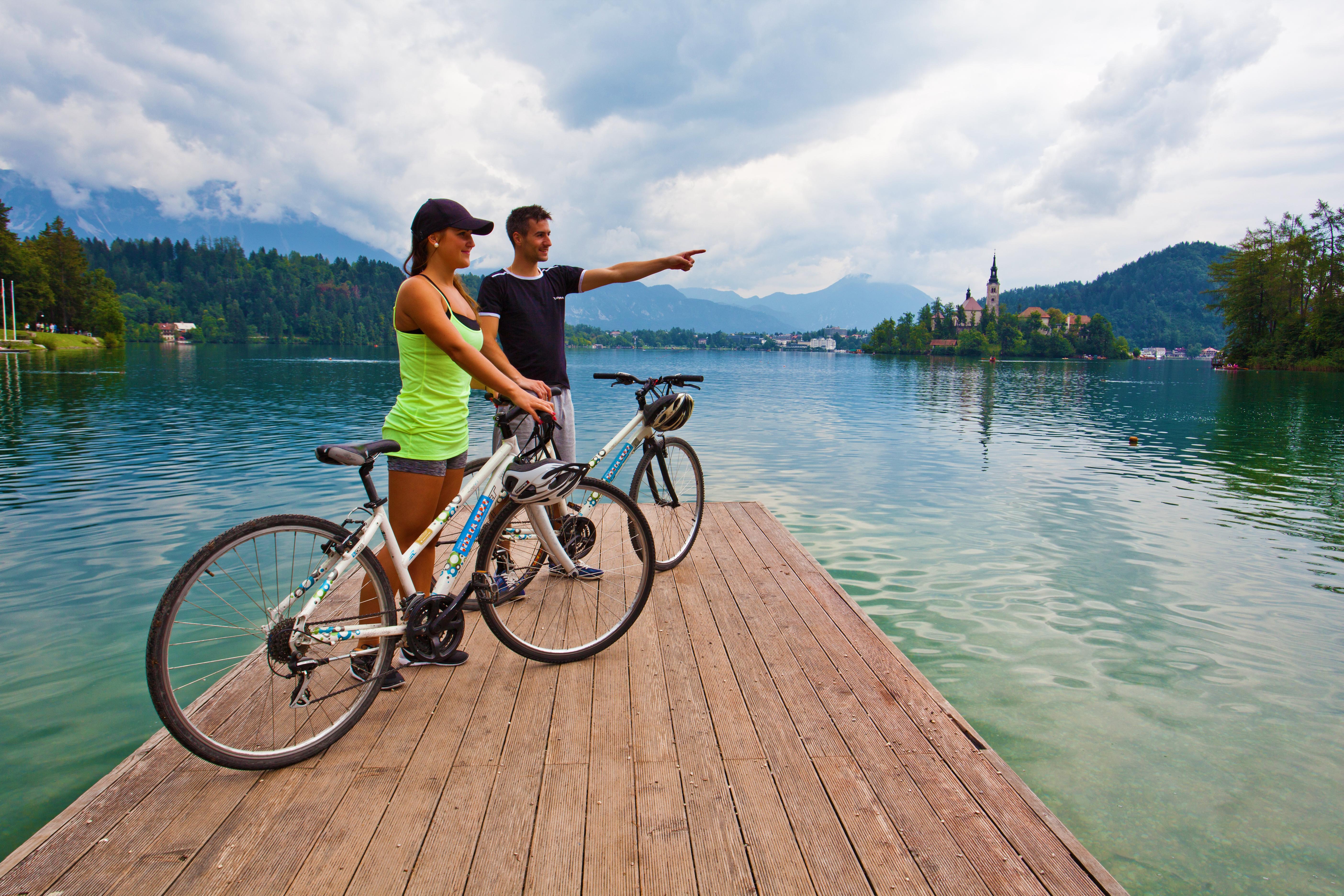 Grand Hotel Toplice - Small Luxury Hotels Of The World Bled Esterno foto Biking at Lake Bled