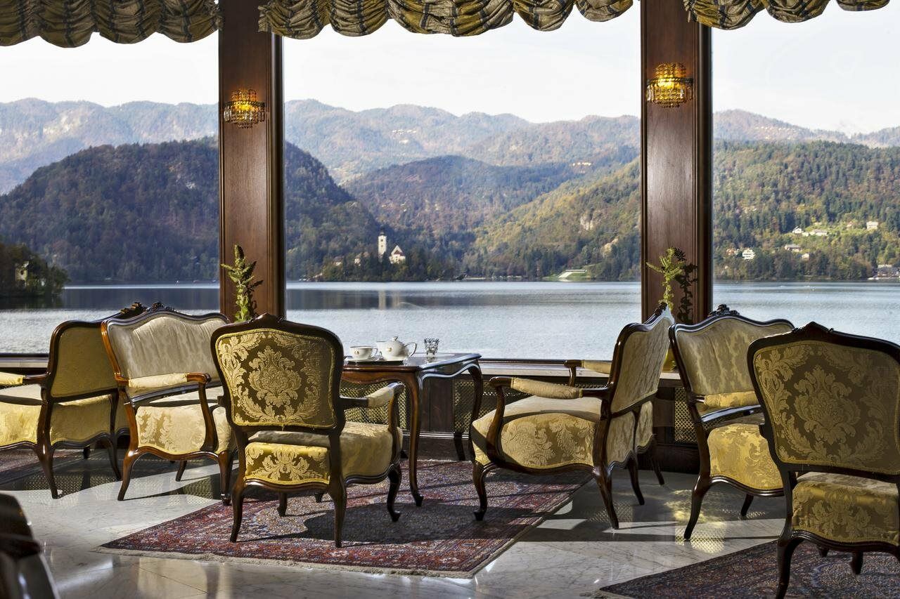 Grand Hotel Toplice - Small Luxury Hotels Of The World Bled Esterno foto The lobby of the hotel